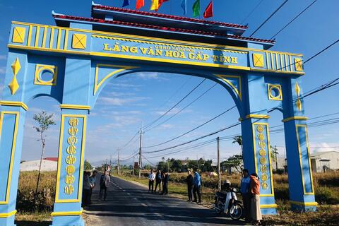 Công trình sơn sửa cổng chào thôn 3 Hà Mòn  chào mừng 94 năm ngày thành lập ĐCSVN ,Mừng xuân giáp thìn  năm 2024